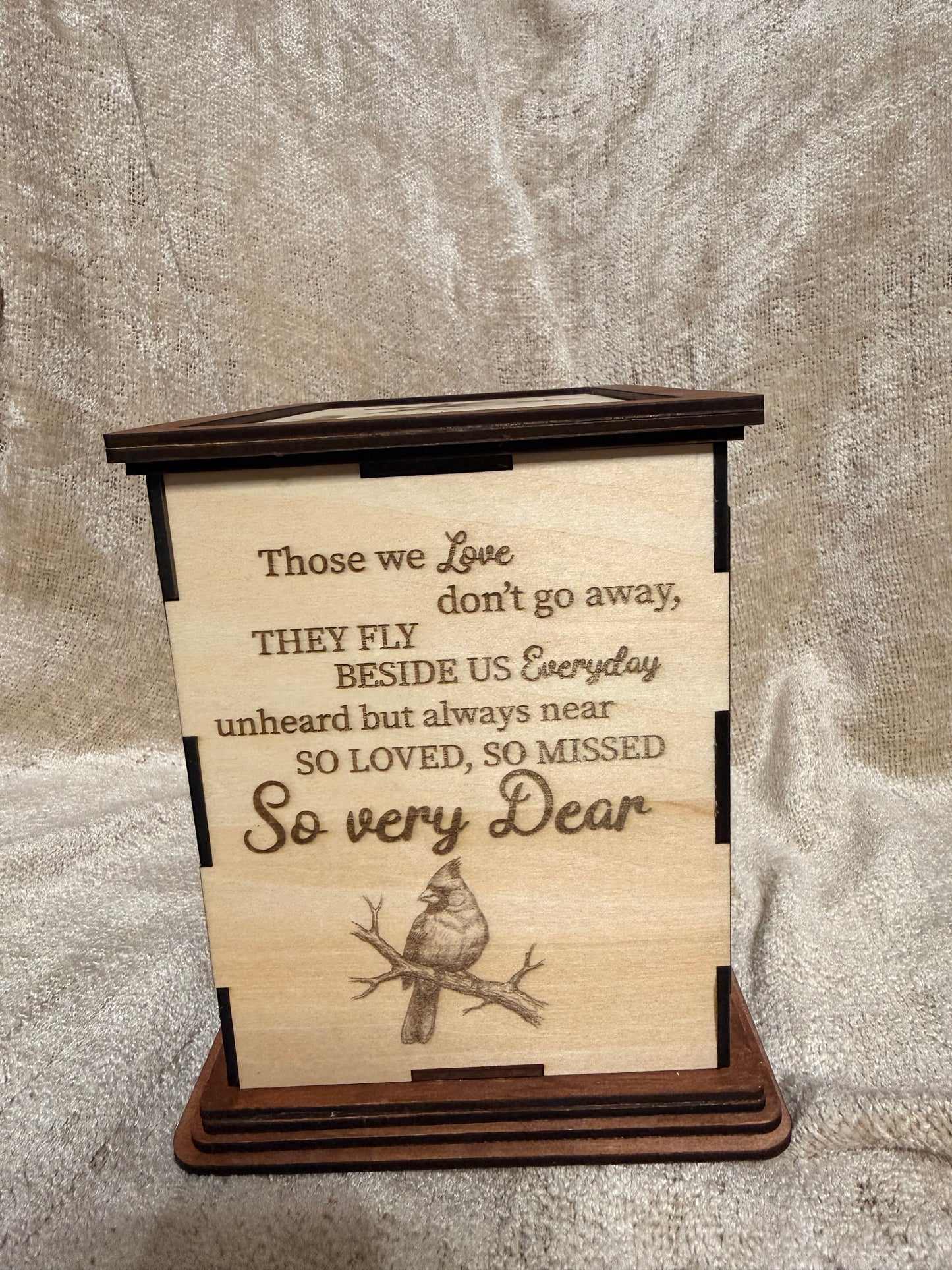 Reflection Collection – Cardinal Remembrance Chest